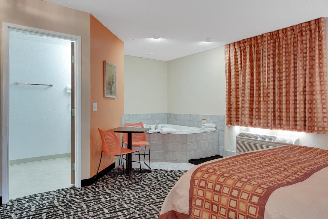 Americas Quality Inn & Suites - Finlayson 外观 照片