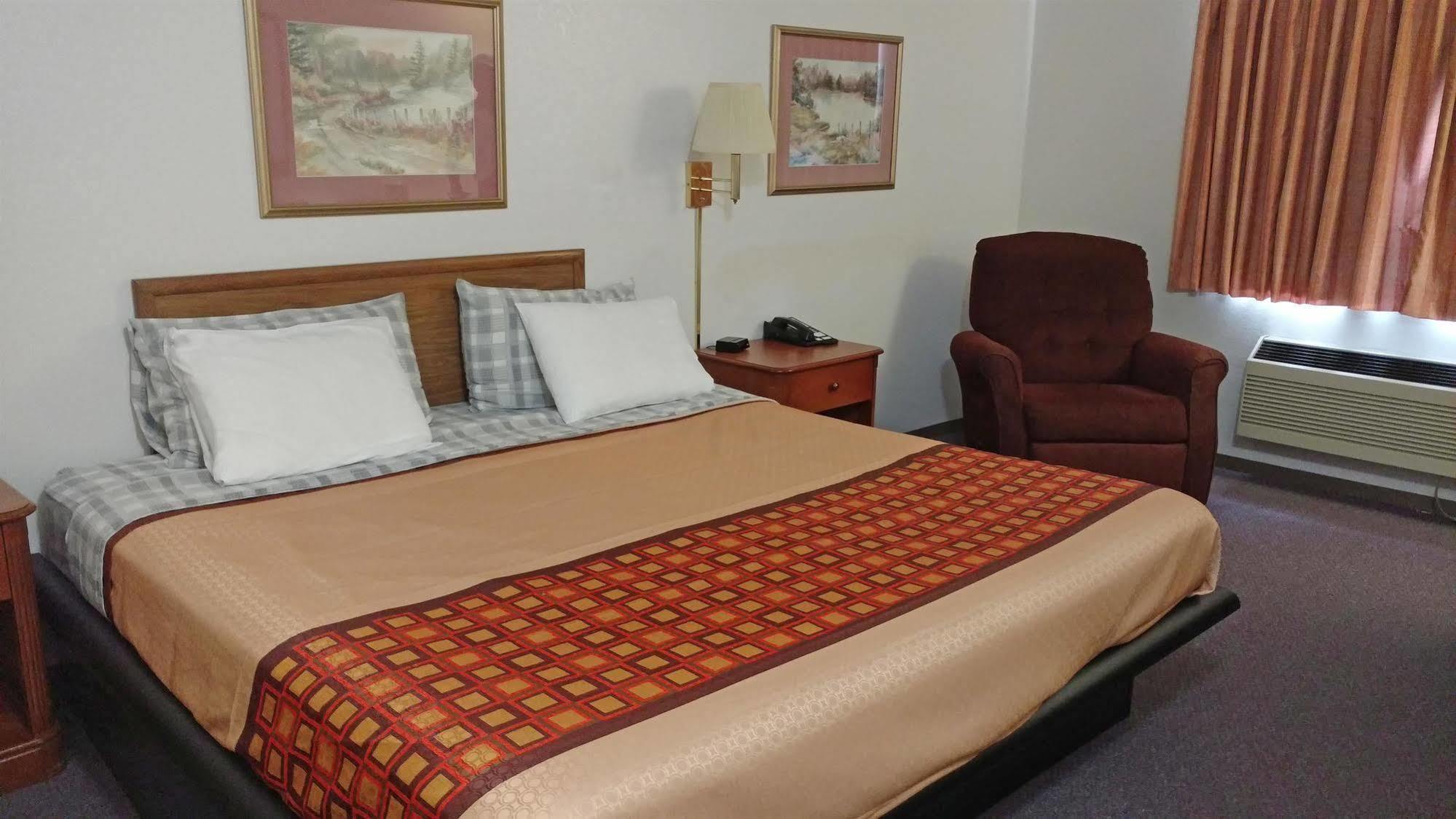 Americas Quality Inn & Suites - Finlayson 外观 照片