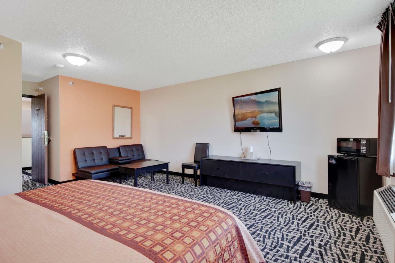 Americas Quality Inn & Suites - Finlayson 外观 照片