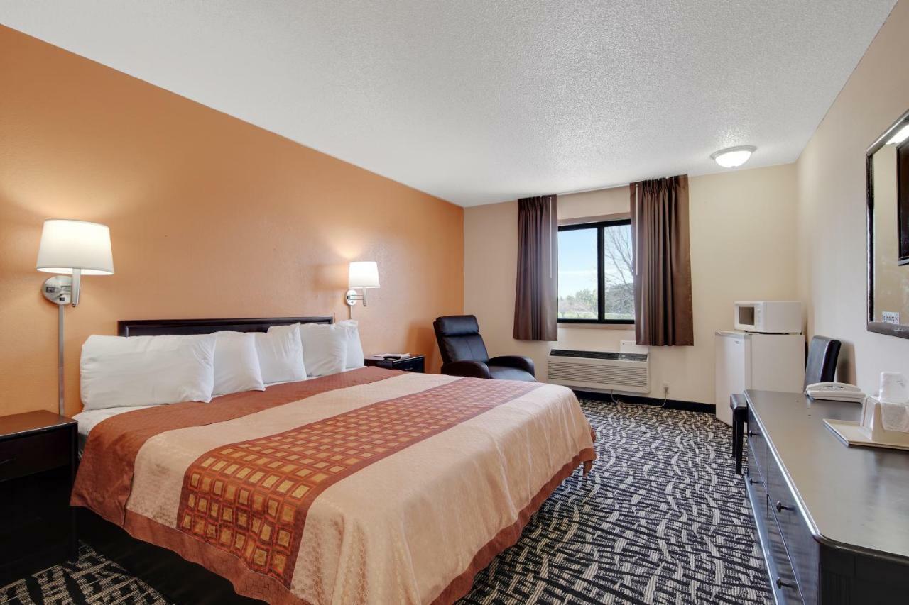 Americas Quality Inn & Suites - Finlayson 外观 照片